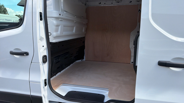 Renault Trafic Swb Diesel SL30 Blue dCi 130 Advance [Safety] Van